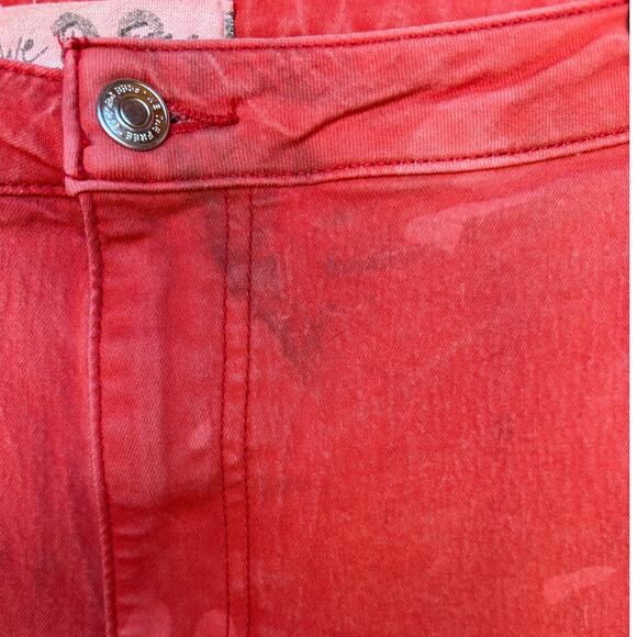 We the Free Just Float on Flares Raw Hem Super Flare Stretch Jeans sz 28 STAINS! - Picture 4 of 11